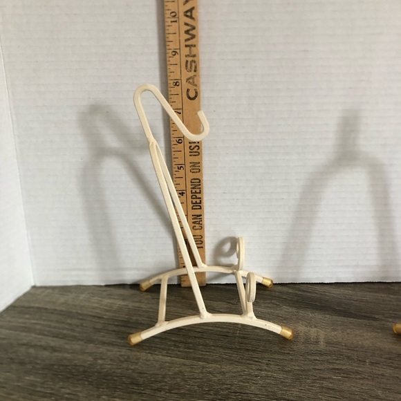 Off White Teacup and Saucer Display Holders - Picture 6 of 8